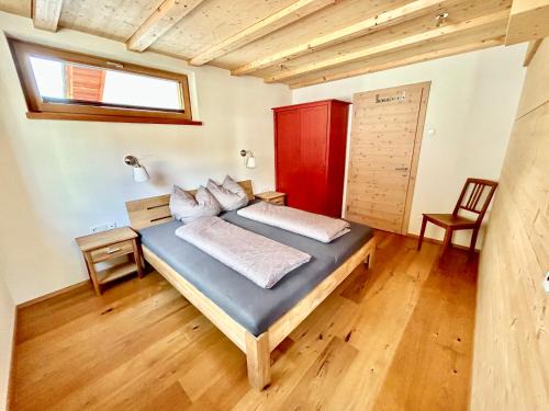 Ried im Oberinntal Apartment | StarkApart - XL-Wohnung-geräumig-stilvoll