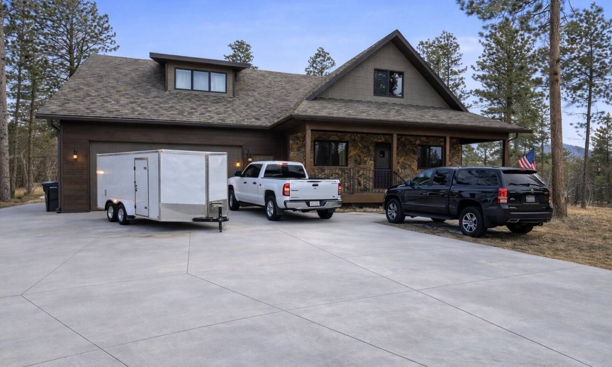 Deadwood House | Stay Near Kool Deadwood Nites - Sleeps 17 Hot Tub