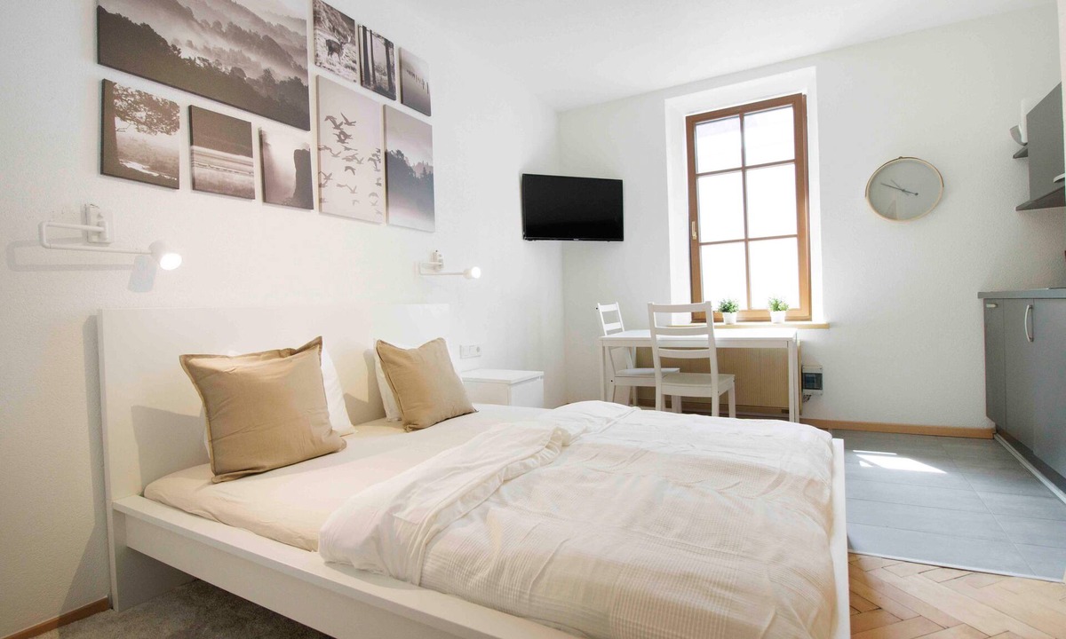 Prutz Apartment | Studio 3 in Haus Rose: Cozy, family- and pet-friendly.