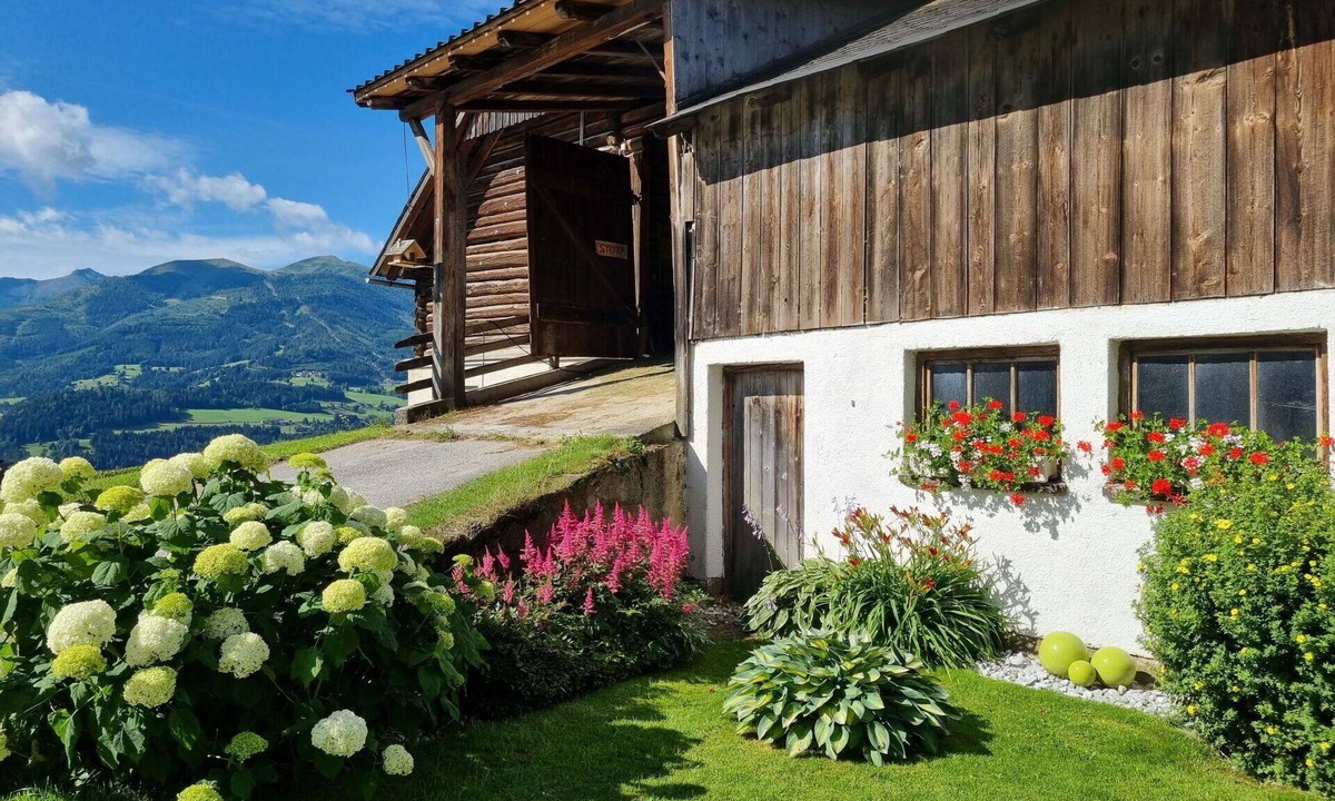 Pruggern Villa | Stunning villa for 9 guests with WIFI, TV and pets allowed