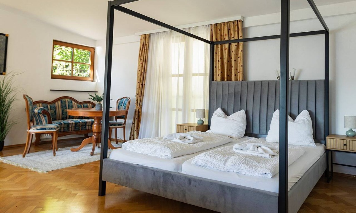 Seewalchen am Attersee House | Top 1 mit Dachterrasse mit Seeblick - Hotel Litzlberger Keller