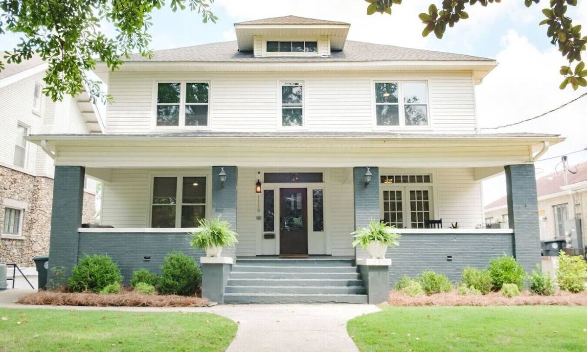Crestline Heights Apartment | Top Floor Double King Suites