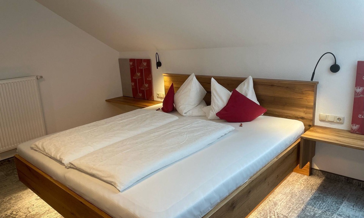 Tannheim Apartment | Vacation apartment 9 with east-facing balcony - Apartment Rief - at home with the hiking pro