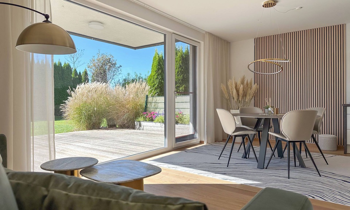 Seekirchen am Wallersee Apartment | WIESENBLICK near Salzburg – a stylish getaway with a terrace and private garden