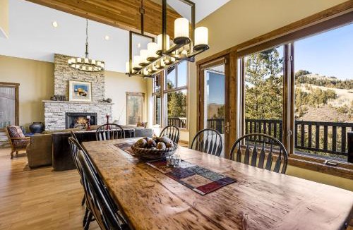 Eagle-Vail House | 1203 Eagle Drive