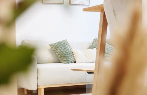 Ottakring Apartment | 2AC Urban Haven 50m2 Near Metro