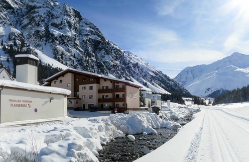 Plangeross Apartment | 322 m² Apartment ∙ 10 bedrooms ∙ 25 guests