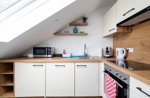 Purkersdorf Apartment | 65m² 6 Guests Self Check-in Free Parking