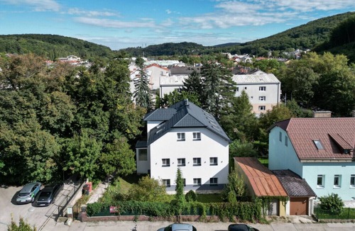 Purkersdorf Apartment | 65m² 6 Guests Self Check-in Free Parking