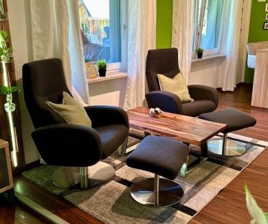 Arzl im Piztal Apartment | Alpen-Apartment mit Garten, Bergblick, Pool und E-Ladestation