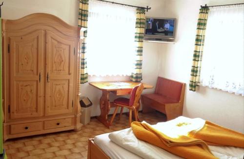 Tannheim Apartment | Alpenwelt Tannheimer Tal - App 1 - Farbennest mit Frühstück Teeküche inkl Sommerbergbahnen