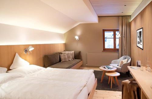 Lech am Arlberg Hotel | Alpina Lech - Your home from home