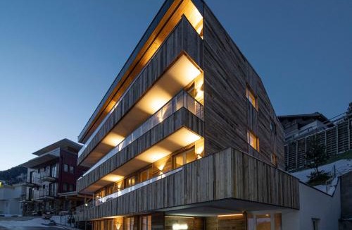 Sankt Anton am Arlberg Apartment | Alpine Myth