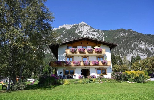 Weidach Apartment | Apartment '1' with Mountain View, Shared Terrace and Wi-Fi