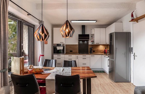 Weidach Apartment | Apartment 'Adlerblick' with Mountain View, Balcony and Wi-Fi