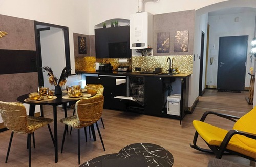 Funfhaus Apartment | Apartment No. 04 in Vienna near Schönbrunn/Westbahnhof | Keyless Check-In