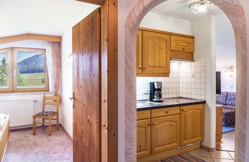 Leutasch Apartment | Apartment "Enzian 2" with Mountain View, Balcony & Wi-Fi