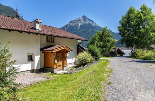 Laengenfeld Apartment | Apartment 'Ferienhaus Am Wasserfall Ap2' with Mountain View, Private Terrace and Wi-Fi