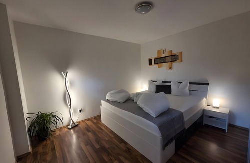 Sautens Apartment | Apartment 'Haus Jassy' with Mountain View, Private Garden and Wi-Fi