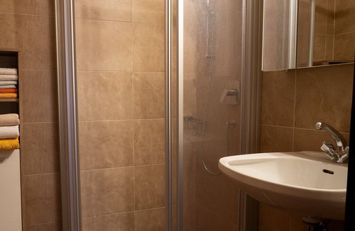 Ramsau im Zillertal Apartment | Apartment in CENTRAL location in RAMSAU for *1 - 6 persons* 2x double room*1x couch*2 x shower/WC*