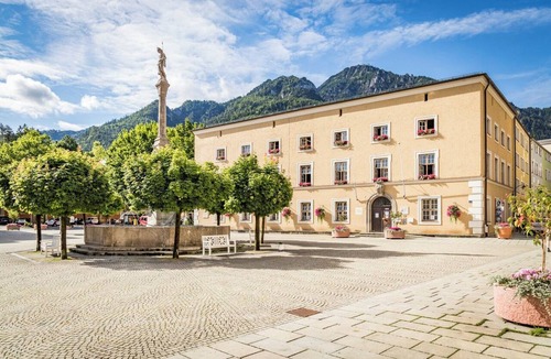 Gmain Apartment | Apartment in the heart of Bad Reichenhall, 1-4 pers., 60 sqm, living room and bedroom