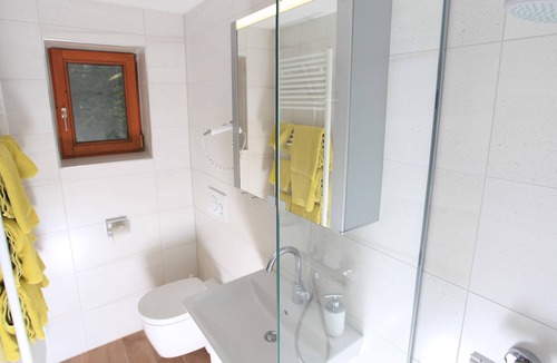 Riezlern Apartment | Apartment / living room / shower, WC, Gipfelstürmer - Landhaus Bromm