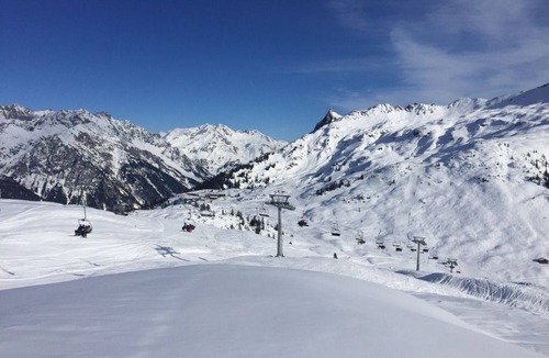 Dalaas Apartment | Apartment near Arlberg ski area - WiFi