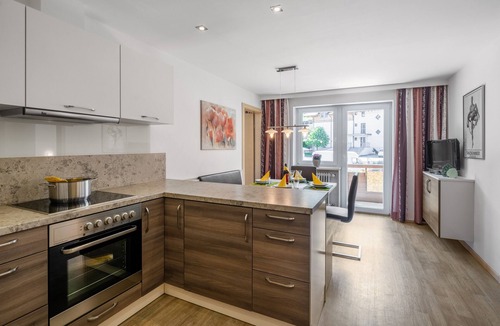 Kaprun Apartment | Apartment 'Nr 12 Haus Voglreiter' with Mountain View, Shared Garden and Wi-Fi