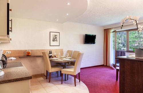 Leutasch Apartment | Apartment W7 Haus Ganghofer with Mountain View, Balcony & Wi-Fi