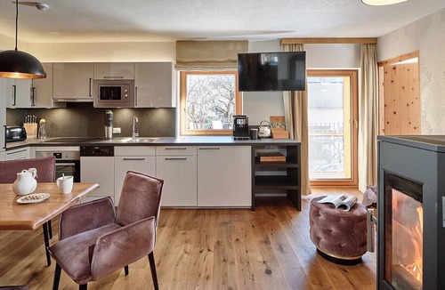 Landeck Apartment | Apartment with 2 bedrooms Boutique Apartment Sonnenhang with pool