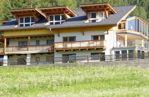 Arzl im Piztal Apartment | Appartement mit 2 Schlafzimmer - Gästehaus Falkenblick