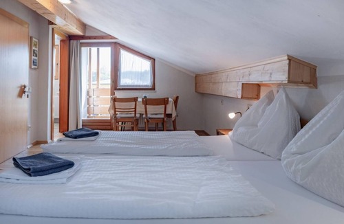 Seelach House | Family room - Hofmayer Farm