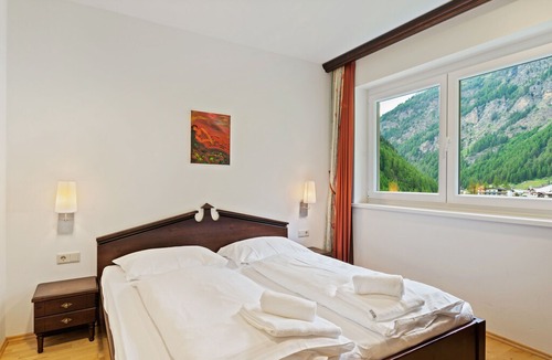 Zwieselstein Apartment | Attractive Apartment in Zwieselstein with Balcony