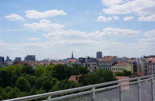 Brigittenau Apartment | Augartenblick Penthauscombo 15/16 - Blick zum Riesenrad