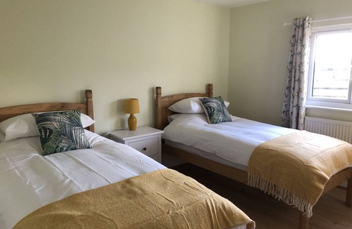 Bury St Edmunds Cabin | Barn Owl Lodge with private hot tub - Adult Guests only
