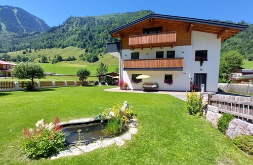 Fusch an der Grossglocknerstrasse Apartment | Beautiful apartment for 2 guests with WIFI, TV and balcony