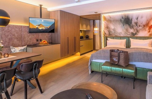 Runhof Apartment | Beautiful apartment for 2 guests with hot tub, WIFI, TV, terrace and pets allowed