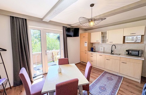 Thumersbach Apartment | Beautiful apartment for 3 guests with WIFI, TV, balcony and pets allowed