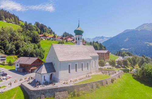 Schruns Apartment | Beautiful apartment for 6 people with pool, WIFI, TV, balcony and parking
