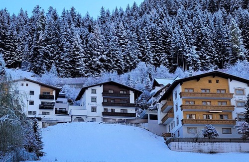 Ischgl Apartment | Beautiful apartment for 5 people with WIFI, TV, terrace and pets allowed
