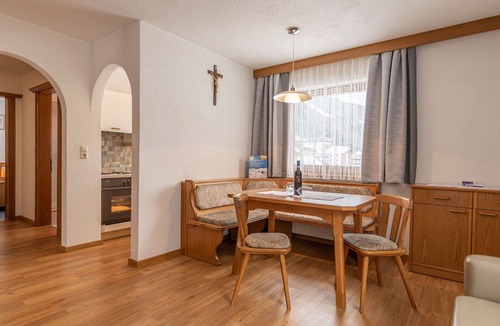 Kappl Apartment | Beautiful apartment for 16 guests with WIFI, TV and balcony