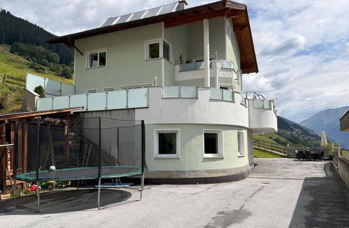 Kappl Apartment | Beautiful apartment for 7 people with WIFI, TV, terrace and pets allowed