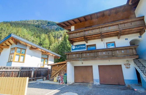 Oetz House | Beautiful villa for 5 guests with WIFI, TV and terrace