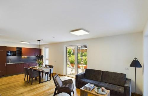 Bach Apartment | Bergfeuer Suite Lechtal - modern, cool, Terrasse, Bergblick bis zu 4 Gäste