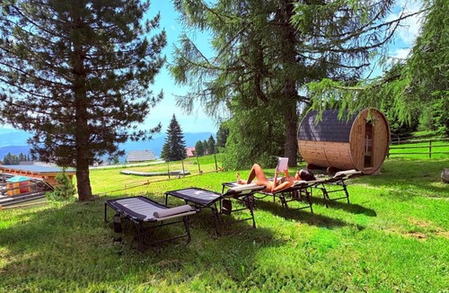 Albeck Apartment | Berglodge Hochrindl - Panoramasauna, Eigengarten, Skipiste & Wandern