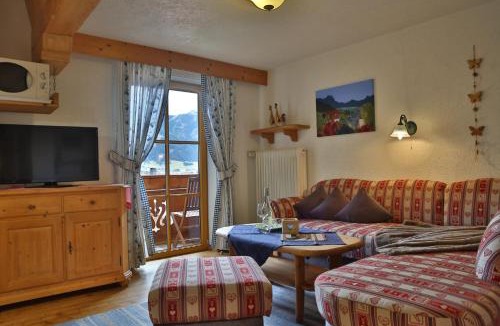 Tannheim House | Bio-Bauernhof Waldesruh mit Hofladen