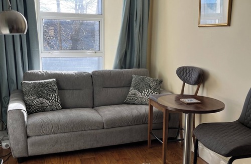 Loughrea Apartment | Bright 1 bedroom apartment in the centre of Loughrea perfect for a getaway