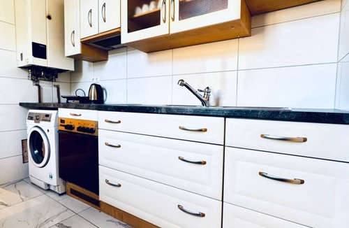 Liesing Apartment | Bright Room in Shared Apartment | Walk to Kaufpark