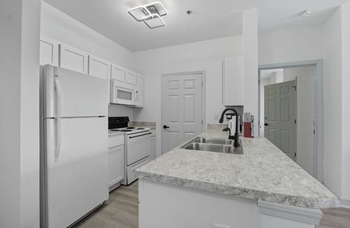 University District Apartment | Bright & Stylish 2-Bed, 2-Bath Apartment