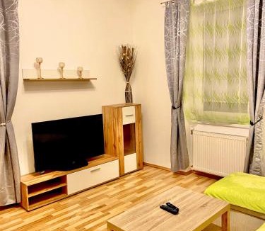 Seebenstein Apartment | Burgblick Apartment- 60qm, Küche, Waschmaschine, Streamingdienste